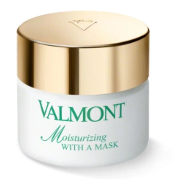 Moisturizing With a Cream